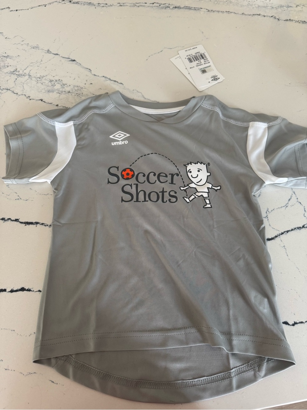 Umbro Gray and White Kids Soccer Shots Performance Tee, Small, NEW NWT